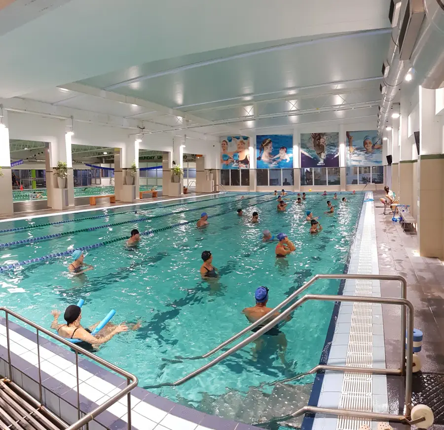PISCINA